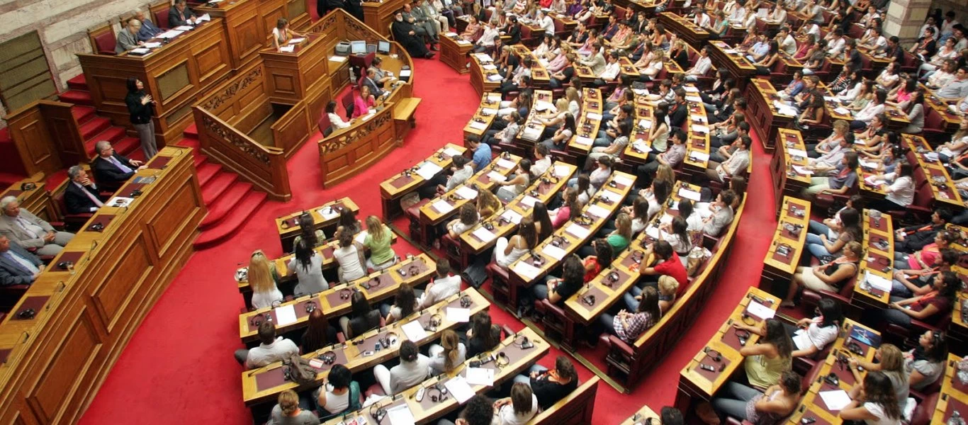 Ο ΣΥΡΙΖΑ θα απέχει από τις ονομαστικές ψηφοφορίες στη Βουλή: «Παραβιάζετε τον κανονισμό»